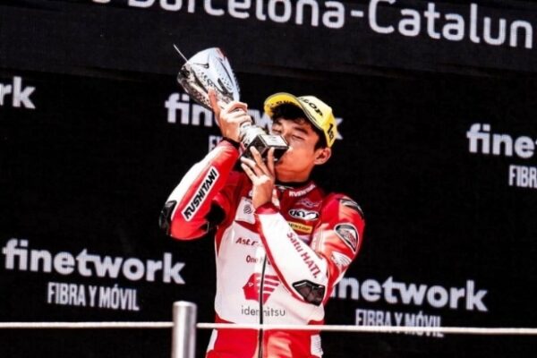 Arbi Aditama Cetak Sejarah: Pembalap Asal Purworejo Juara 1 JuniorGP Barcelona