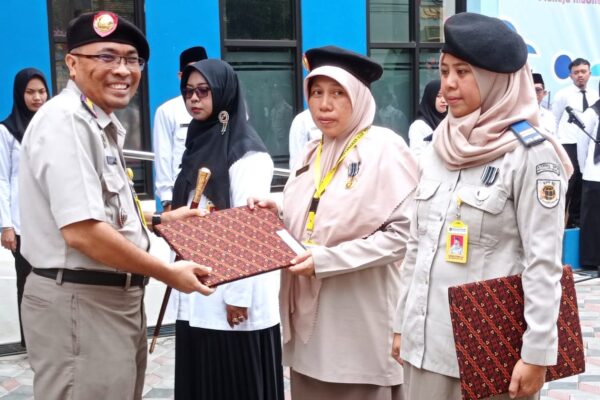 Peringati Hantaru, ATR/BPN Purworejo Serahkan Sertipikat Hak Milik Program PTSL Warga
