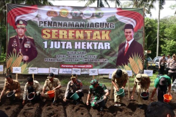 Dukung Program Ketahanan Pangan, Polres Purworejo Lakukan Penanaman Lahan Tumpang Sari 3.000 m² di Desa Patutrejo