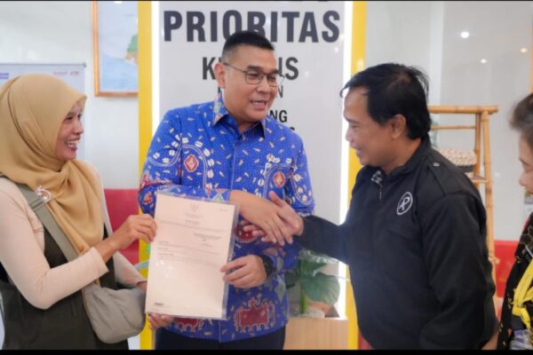 Kunjungi Kantah Kulon Progo, Wamen ATR/BPN Sosialisasikan Keunggulan Sertipikat Elektronik