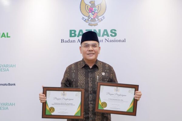Dinilai Dukung Pembayaran Zakat, Wakil Menteri ATR/BPN Terima Penghargaan Baznas Award 2025