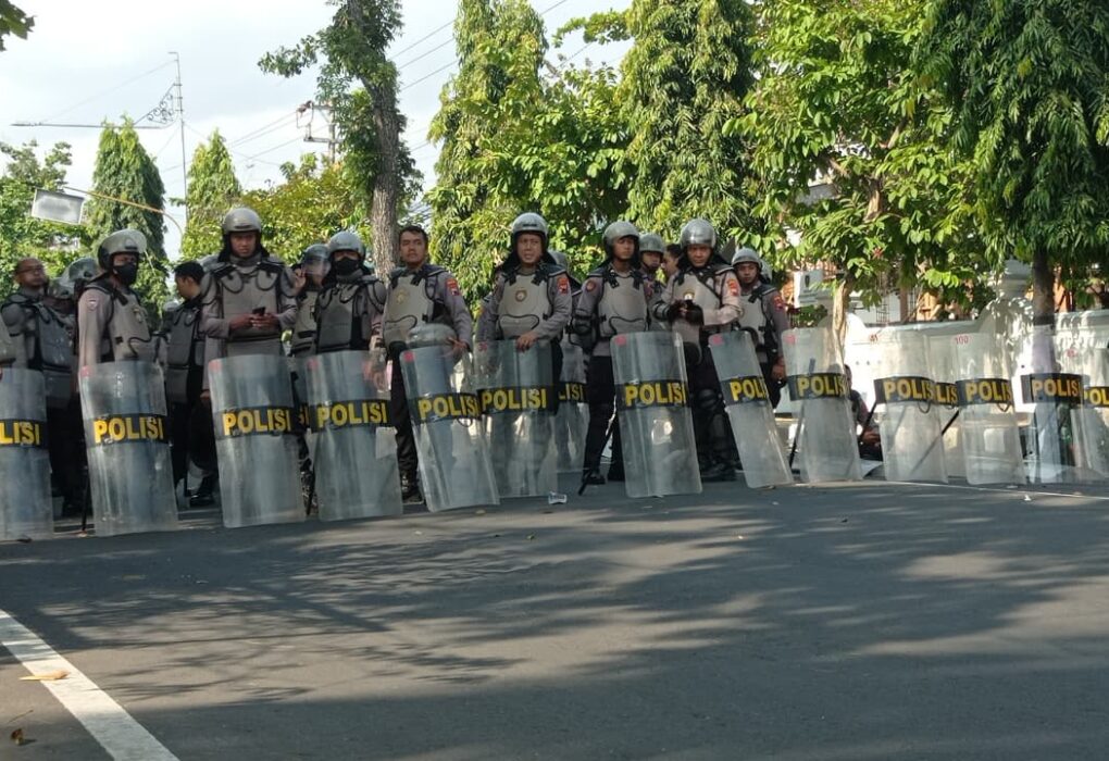 Antisipasi Isu Demo, Personel TNI-Polri Siaga di Depan Gedung DPRD Purworejo, Ruas Jalan Ditutup
