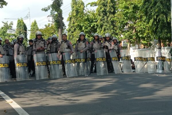 Antisipasi Isu Demo, Personel TNI-Polri Siaga di Depan Gedung DPRD Purworejo, Ruas Jalan Ditutup