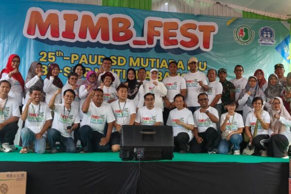 Puncak HUT, Ratusan Warga Sekolah Mutiara Ibu dan Mutiara Bangsa Purworejo Ikuti Family Fun Walk