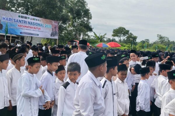 Peringatan Hari Santri di Butuh Purworejo, Panitia Gelar Jalan Sehat Berhadiah Umrah