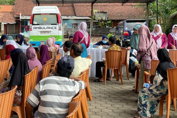 Peduli Kesehatan Masyarakat, Rumah Sakit Amanah Umat Purworejo Gelar Baksos di Desa Brenggong